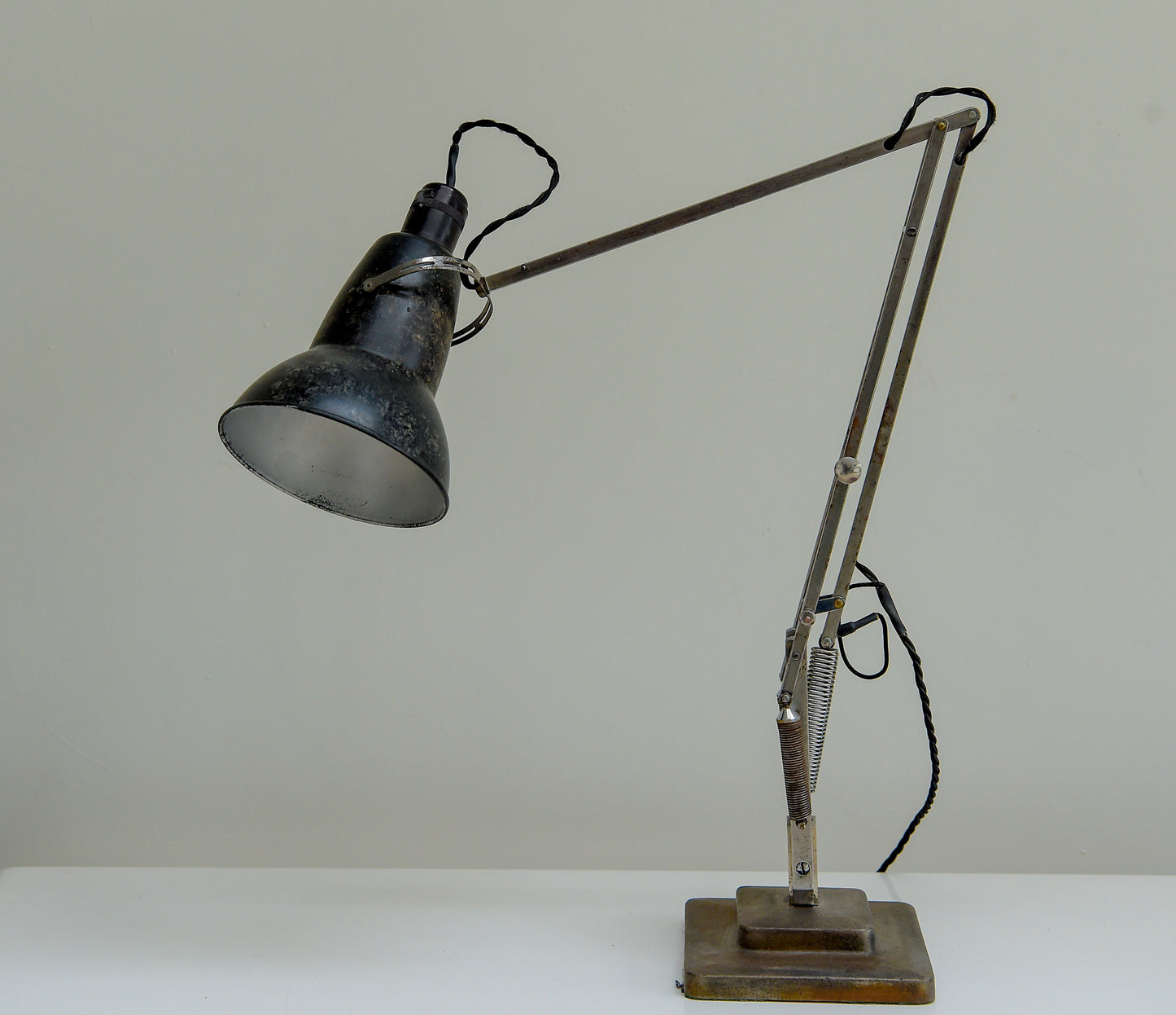 Rare 1940's Bakelite Shade Anglepoise desk lamp in original condition. Model 1227