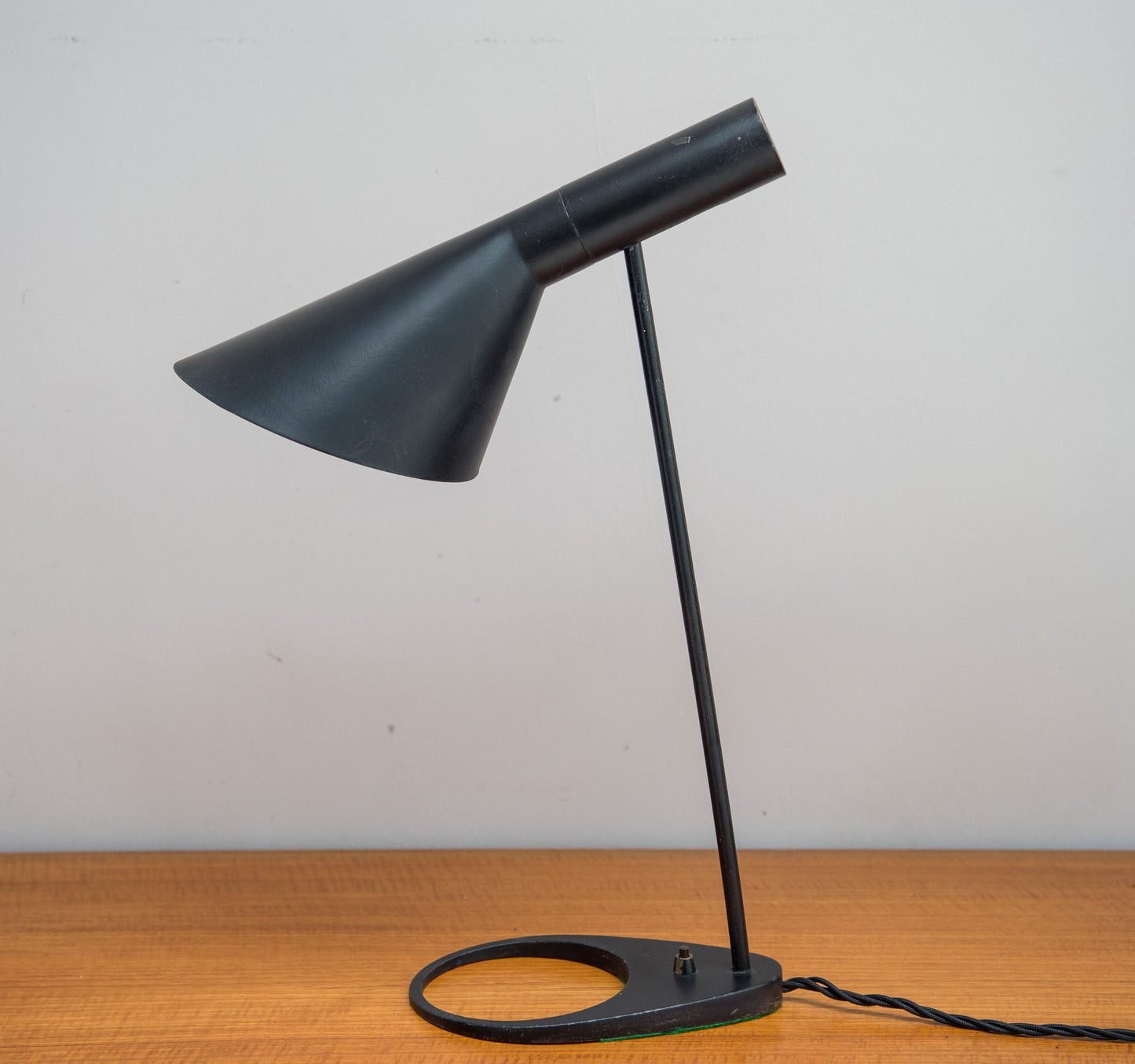 Original First Production Aj Visor Table Lamp By Arne Jacobsen For Louis Poulsen, 1950S
