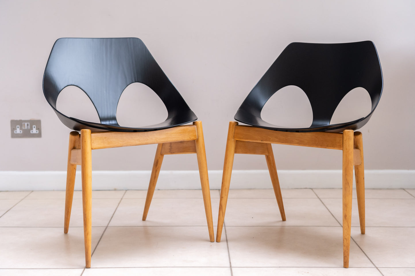 Iconic set of matching Jason chairs designed by Carl Jacobs for Kandya.