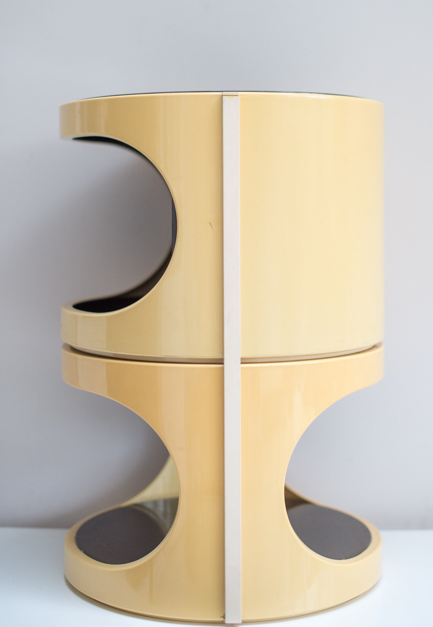 1970s cylindrical table produced by Flair, Holland.