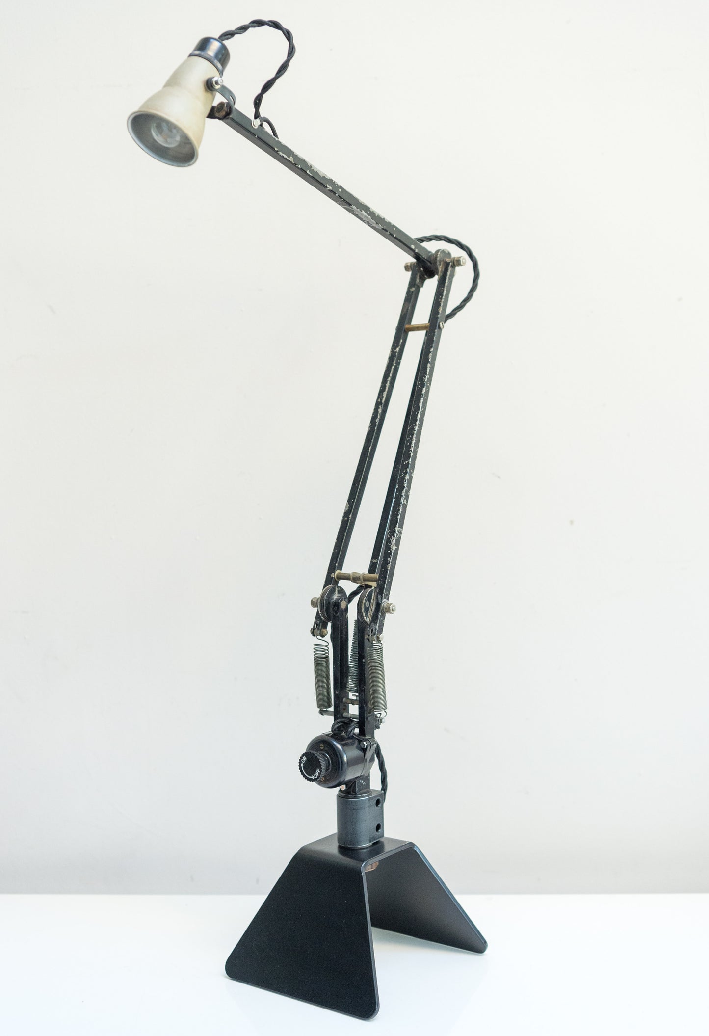 SOLD !!  Rare WW2 Air Ministry Navigators Anglepoise Lamp (AM 5C/1079)
